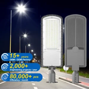 Commercial Public Road Parking Lot IP65 AC 50W-200W Aluminum Outdoor LED Street Light