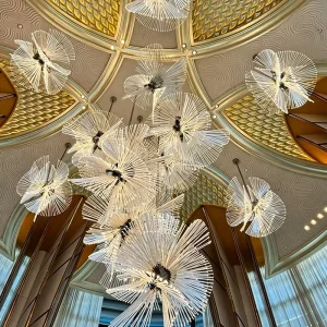 Customized Crystal LED Chandelier 360 Beam Angle Hotel Adjustable Height AC Gold Pendant Light Warm White Contemporary