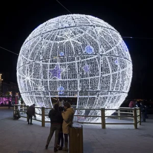 Festival Halloween 3D Xmas Baubles Light Giant Christmas Balls Sculpture Lights Tinsel Garland for Landscape Outdoor Decoration