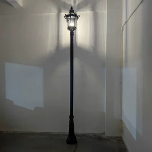 Large Single Head European LED Aluminum Outdoor Garden Light AC Powered Waterproof IP65 3000K Parking Lot Light