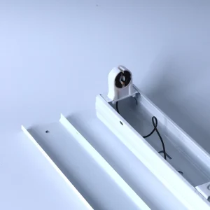 Long Lasting Budget Single T8 PP Socket Batten Light for African Distributor Luminaire