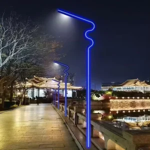 Modern Minimalist Curved LED Street Light Pole Blue Ambient Light Strip Decorative Landscape Lighting for Parks & Smart Cities