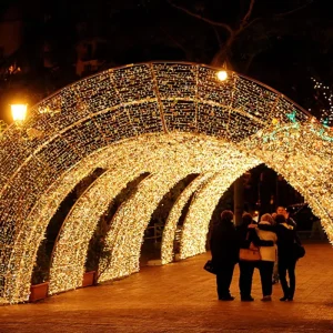 Outdoor Waterproof Christmas 3d LED Motif Lighted Wire Frame Handmade Huge Ornament Giant Tunnel Ball Lights for Shopping Malls