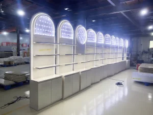 Wooden Material Makeup Display Rack Freestanding Cosmetic Shelving for Luxury Beauty Store